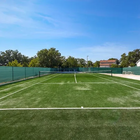 Idassa Zadarvillas * Briševo