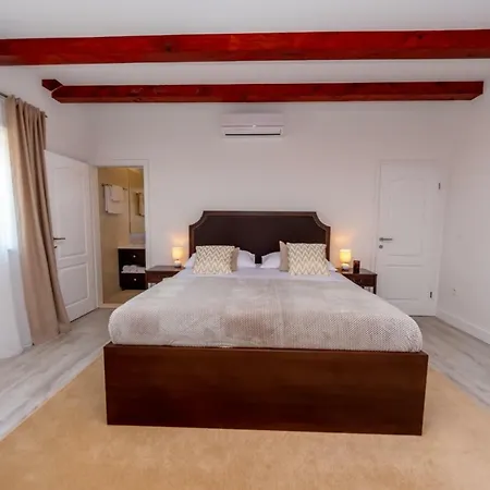 Idassa Zadarvillas *