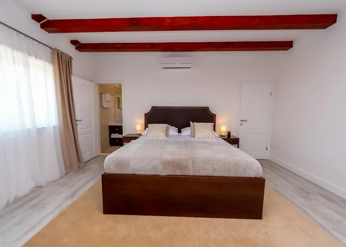 Idassa Zadarvillas *