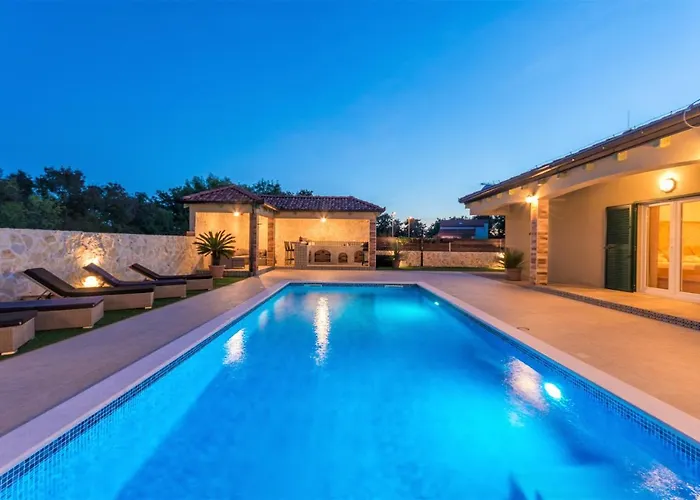 فيلة Idassa Zadarvillas