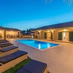 Idassa Zadarvillas